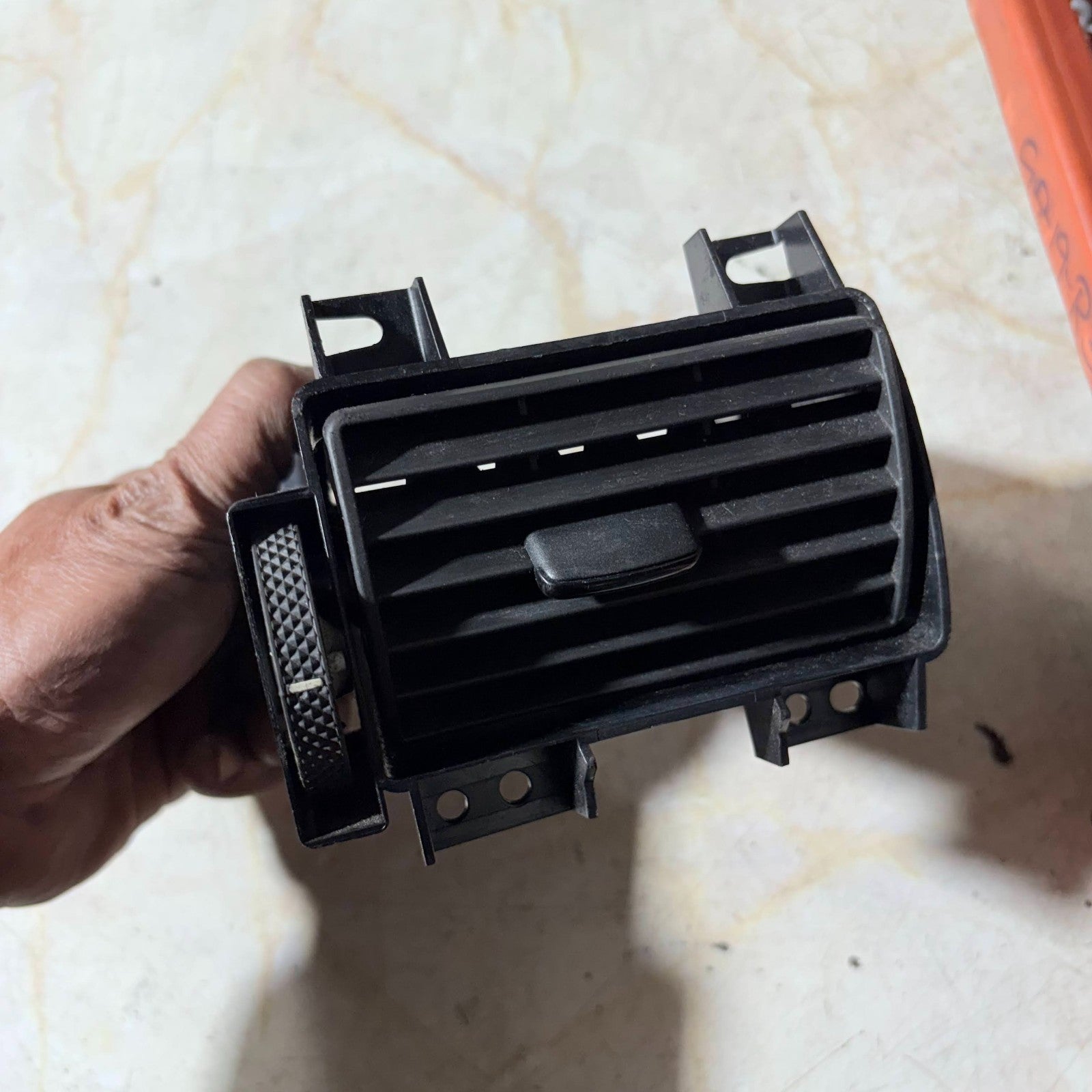 FORD TRANSIT 2007-2014 LEFT FRONT AIR VENT (PASSENGER SIDE) 6C1119C682