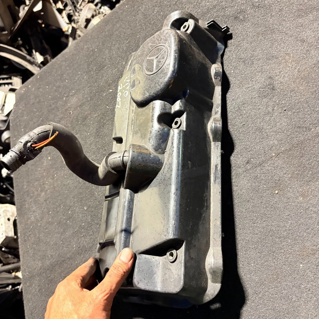 Mercedes Vito Viano W638 1996-2003 Engine Rocker Valve Cover A6110161524 Diesel