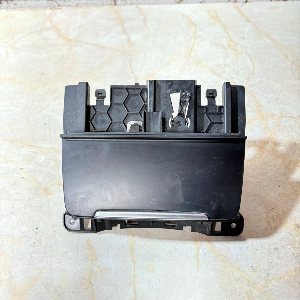 AUDI A5. 2013. FRONT CENTRE CONSOLE ASHTRAY COMPLETE. 8K0 857 951