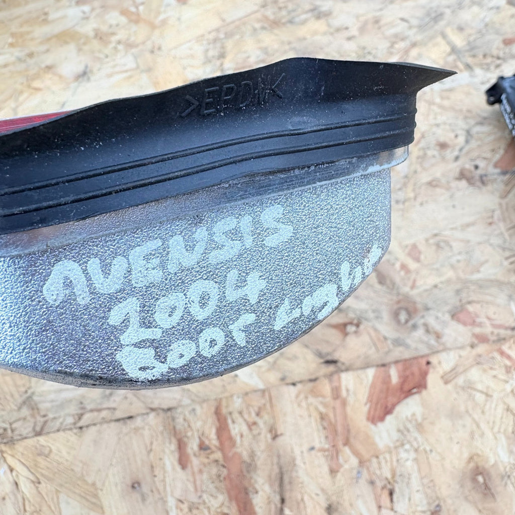 TOYOTA Avensis 2 Generation (2002-2009) Rear cover light
