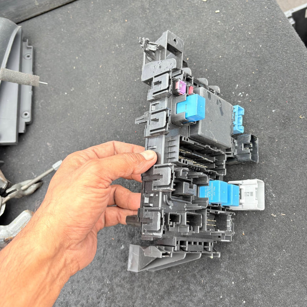 NISSAN PIXO 2009 INTERIOR DASH FUSE BOX 68K10
