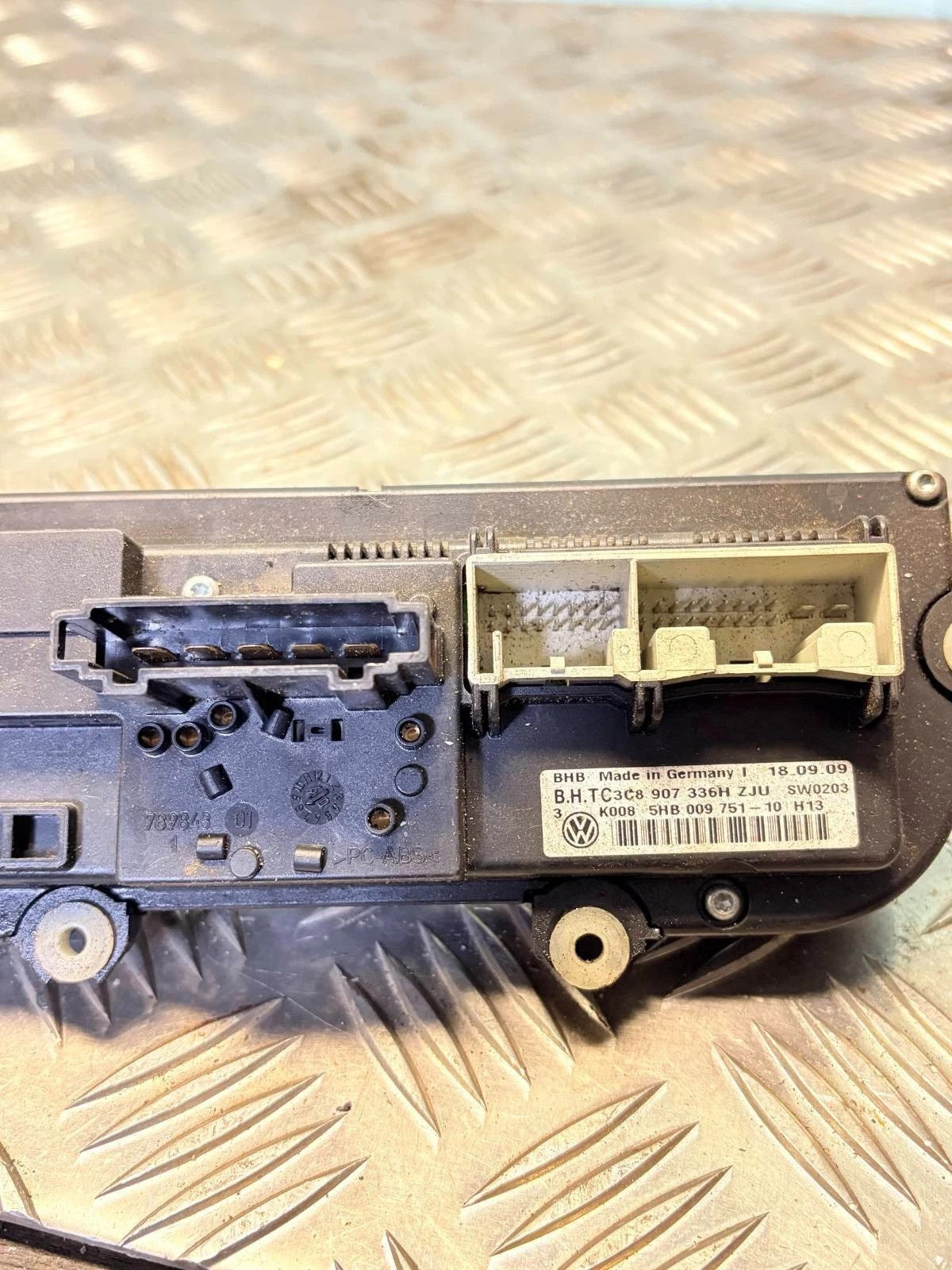 10-14 Volkswagen GOLF Dash AC Heater Temperature Climate Control