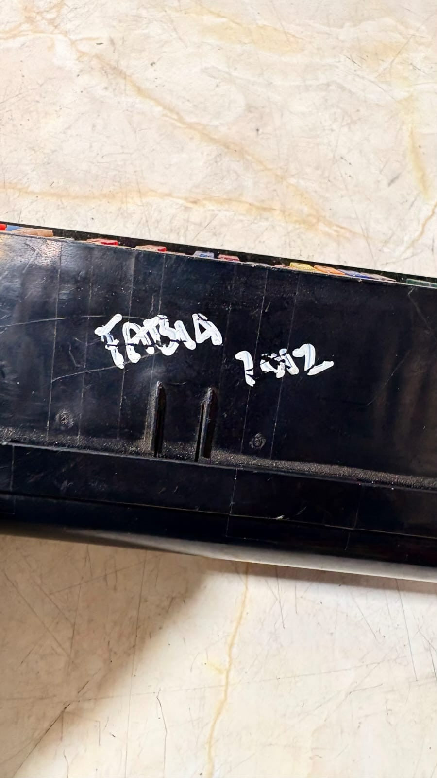 SKODA ROOMSTER INTERNAL FUSE BOX 63598004 2012