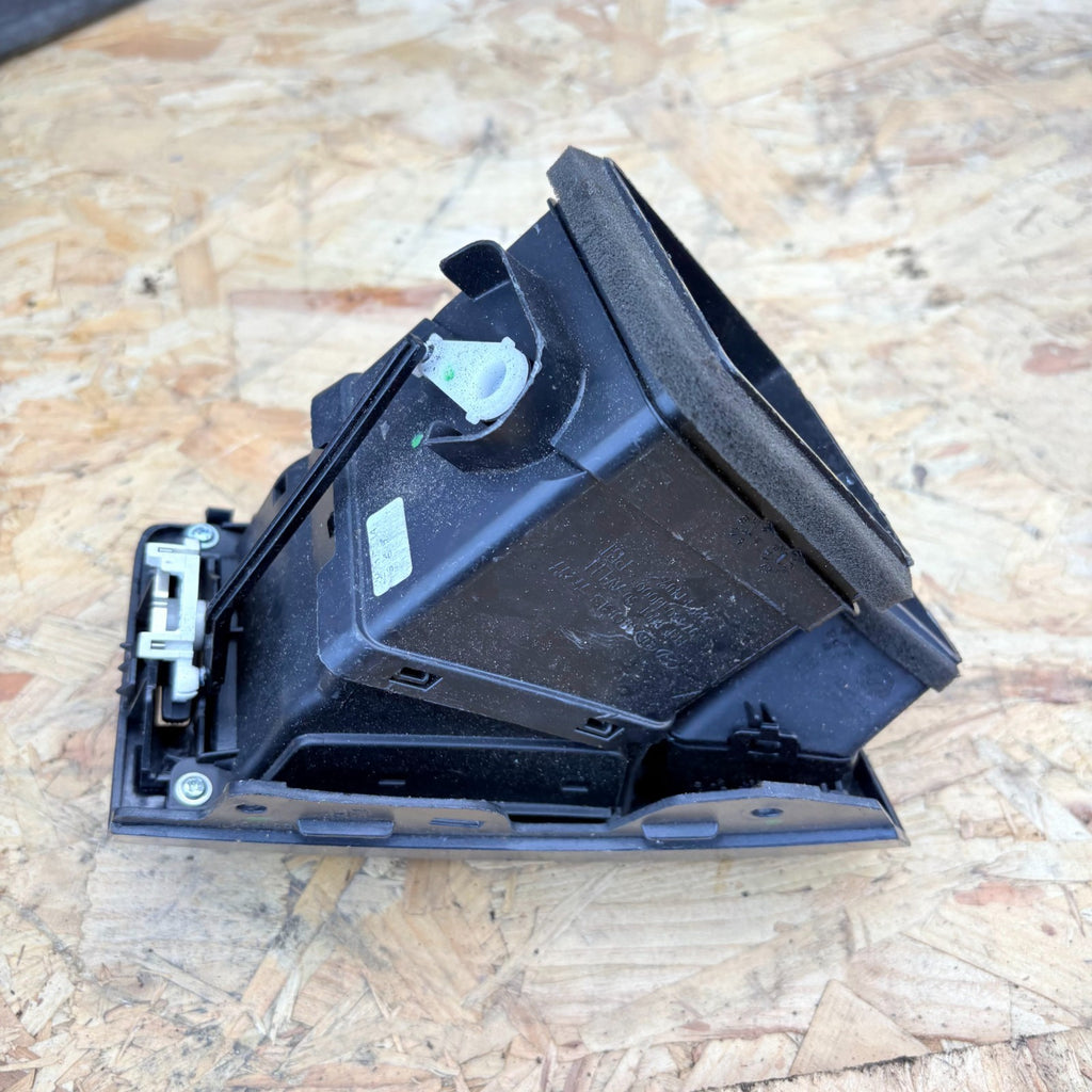 HYUNDAI I20 08-14 DASHBOARD AIR VENT LEFT PASSENGER SIDE NEARSIDE 97460-1J000
