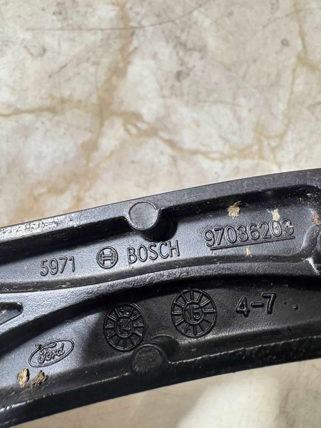 FORD FOCUS FRONT WINDSCREEN WIPER ARMS BM5117526AC