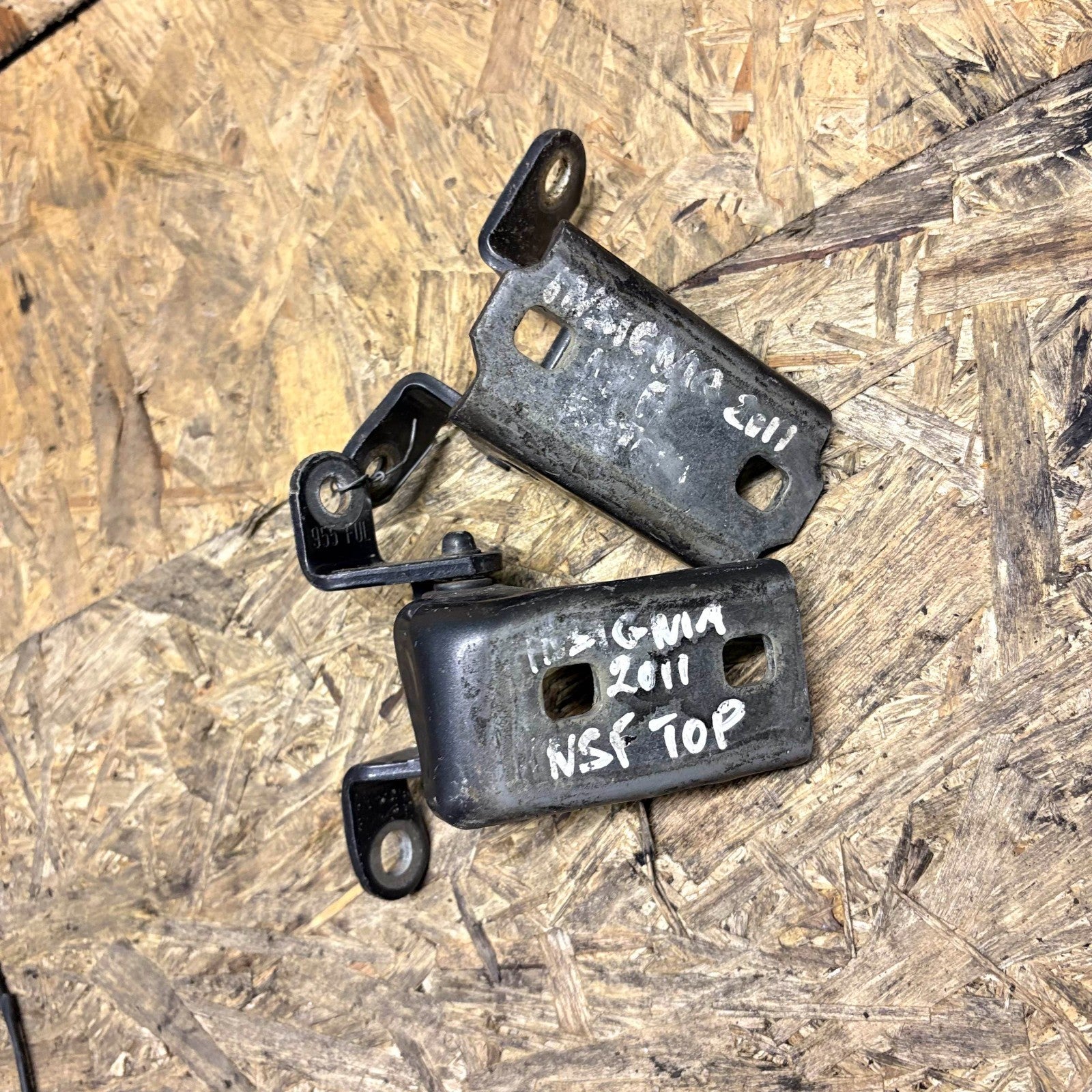 Vauxhall/Opel Insignia 2008-2016 Front Left Door Hinge Pair ES03A046574
