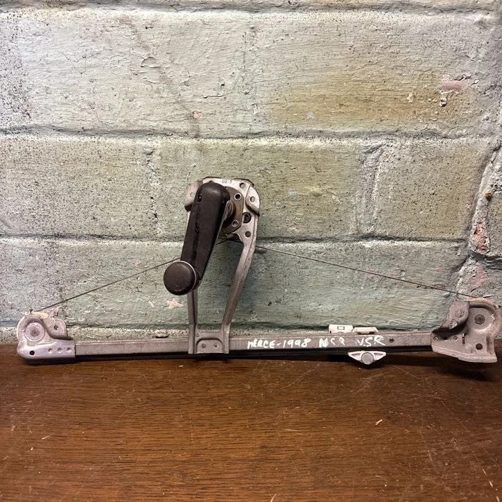 MERCEDES C CLASS 1993-00 W202 NSR PASSENGER REAR LEFT MANUAL WINDOW REGULATOR