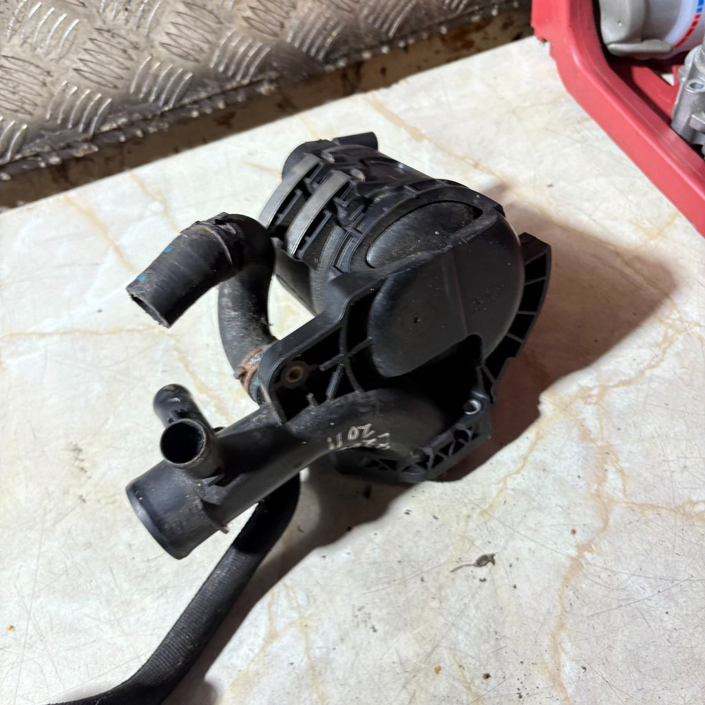 2011 Mercedes C Class C200 Thermostat Housing A6512001956