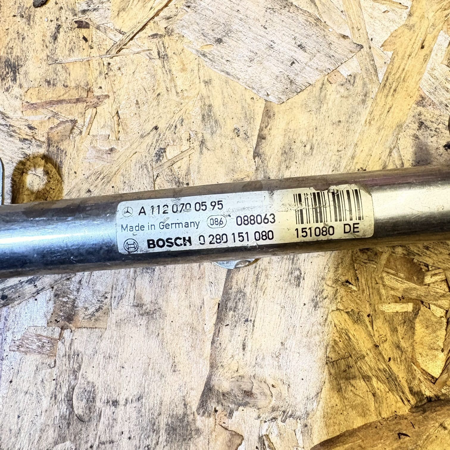 MERCEDES-BENZ CLK W208 W209 Injectors & Fuel Rail A1120700595