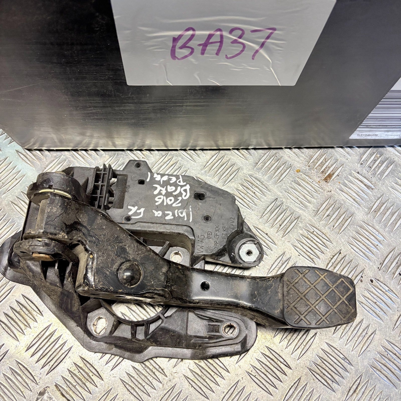 SEAT IBIZA FR 2016 BRAKE PEDAL 6C2721058M