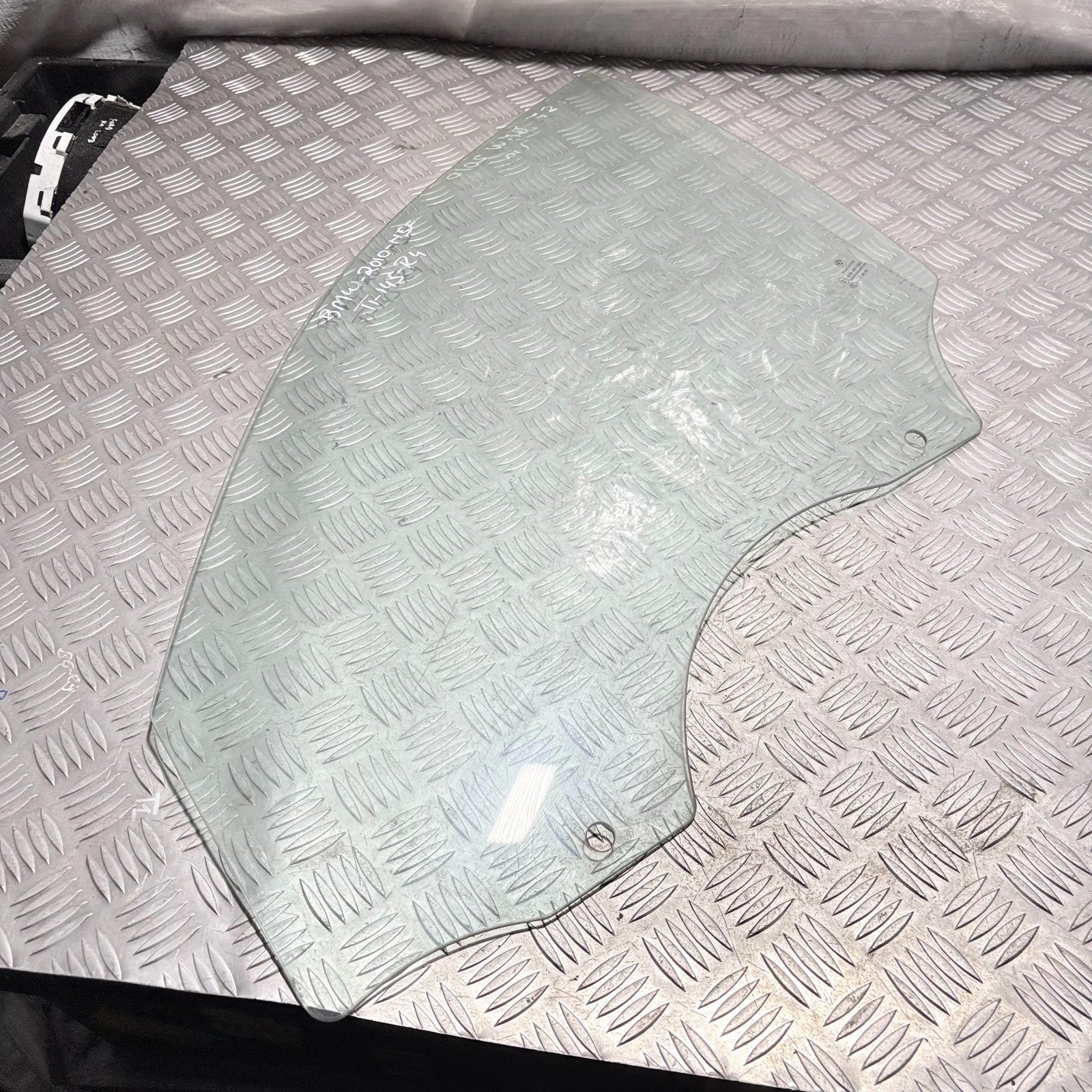 BMW 2010-2013 LEFT PASSENGER SIDE FRONT DOOR GLASS