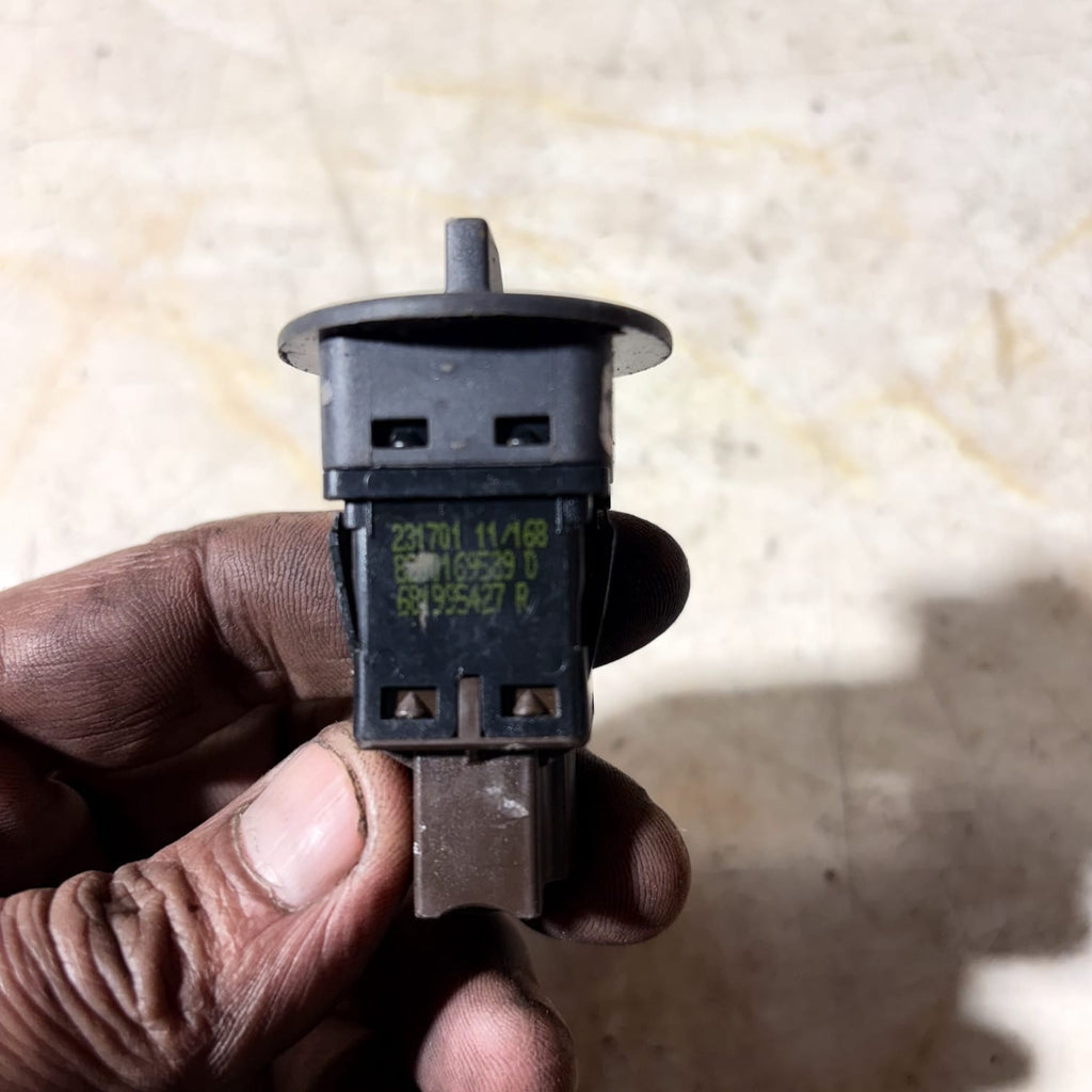 #15 2011 DACIA SANDERO AIRBAG ON OFF SWITCH 681995427R