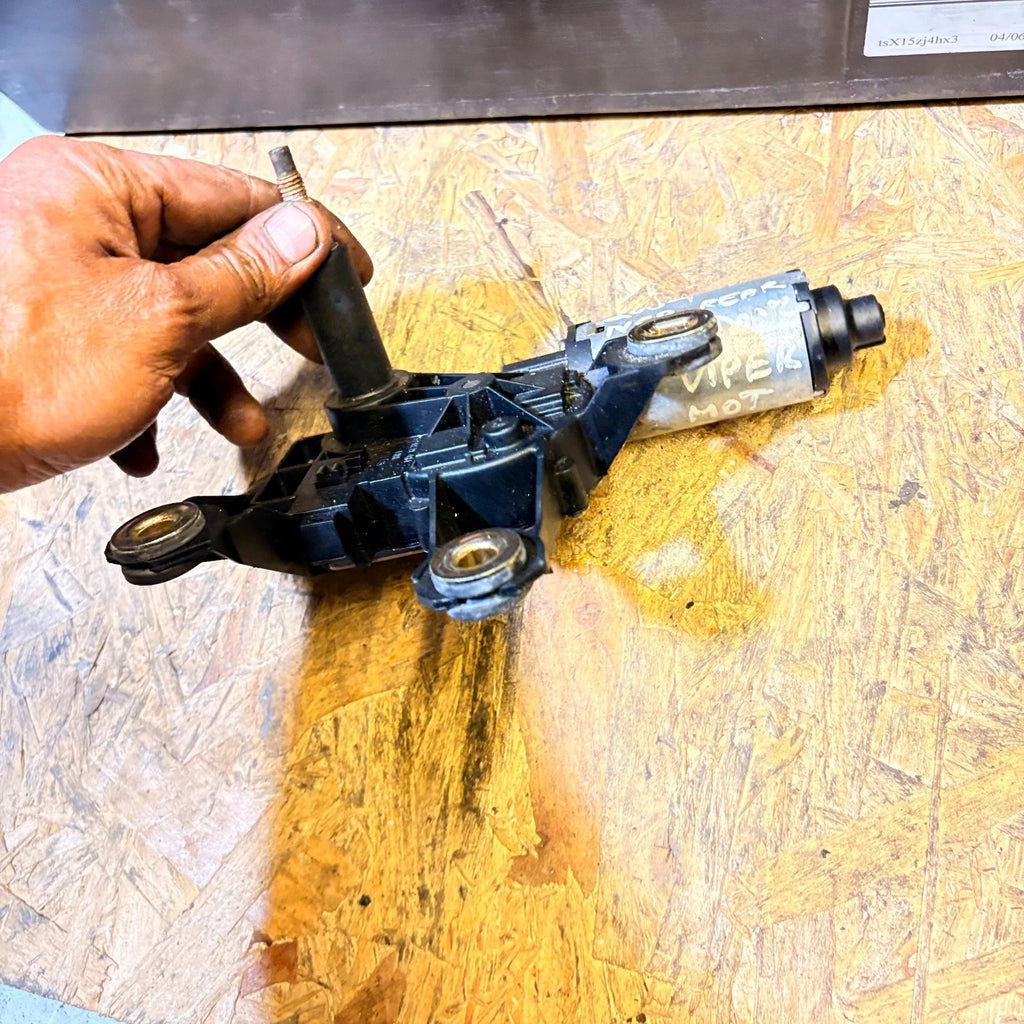FORD TORNEO 2004 REAR LEFT WIPER MOTOR 404737C 2T14-17W401-AC