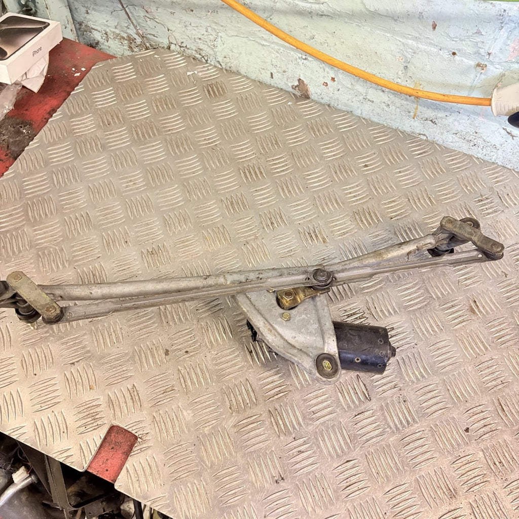 Rover 75 MG ZT 2002 Front Wiper Motor with Linkage: 0390241358