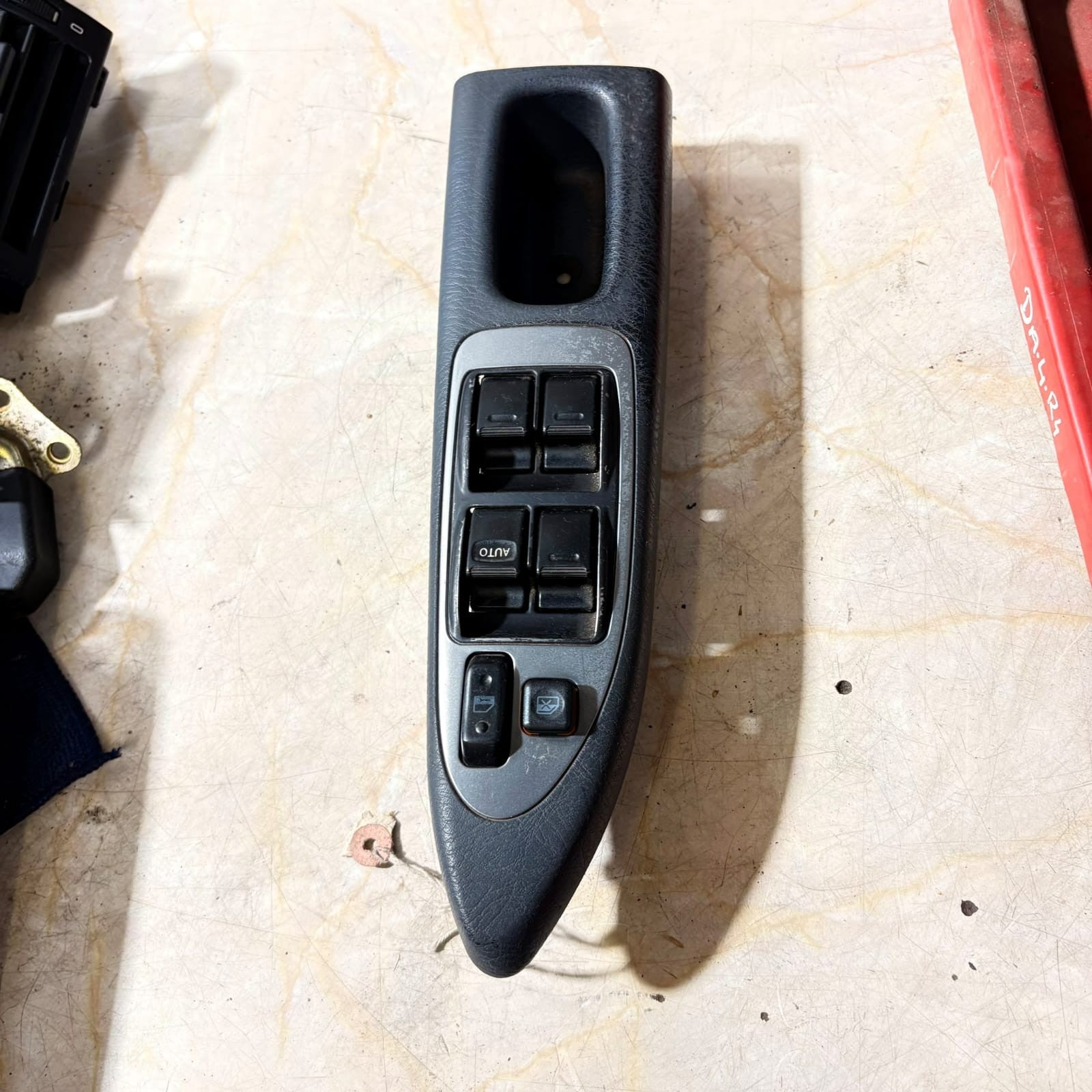 Toyota Avensis T250 03-09 Front Right Door Window Switch Panel 74231-05060