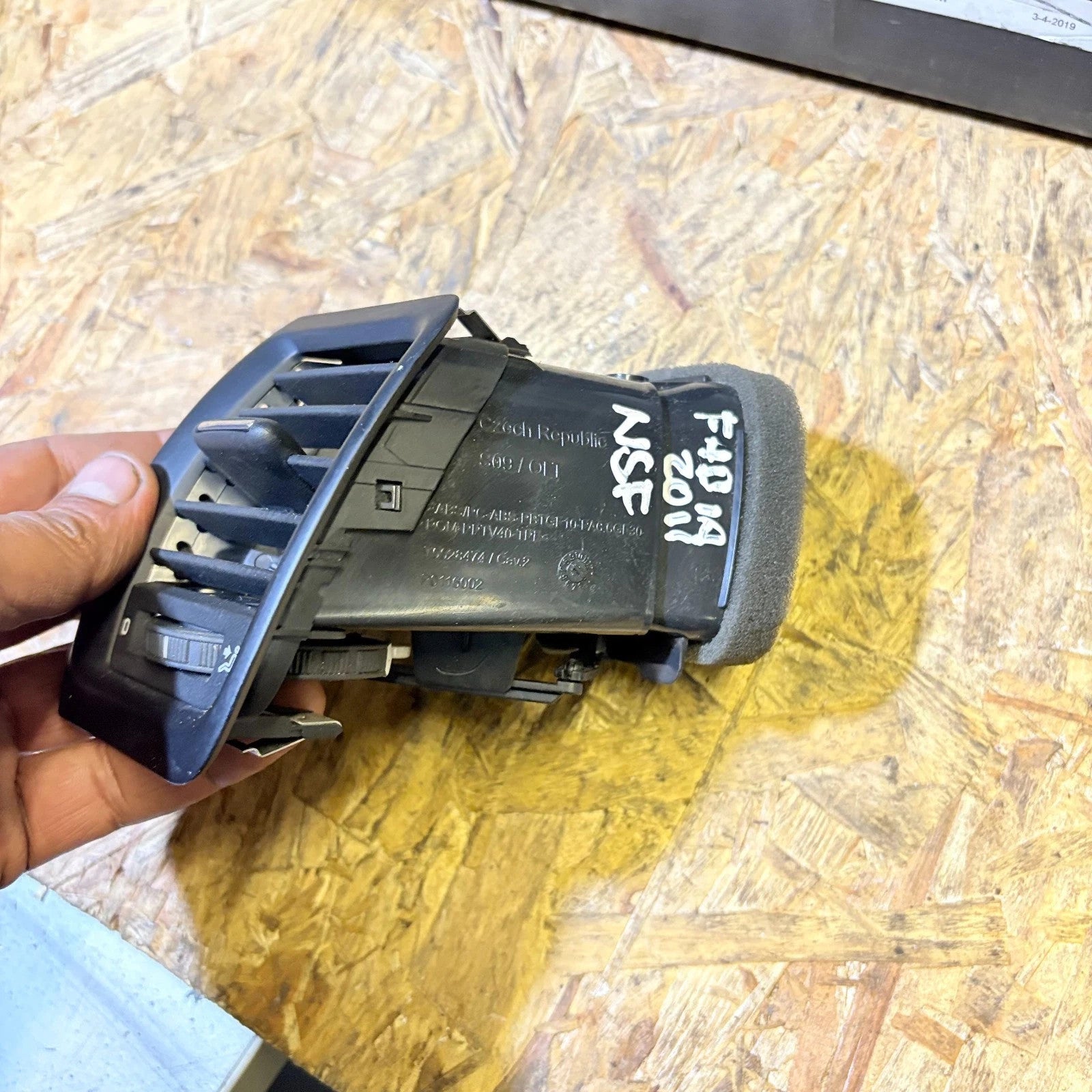 Skoda Fabia 5J 2011-2015 Passenger Left Dashboard Air Vent 5J0 819 701 D