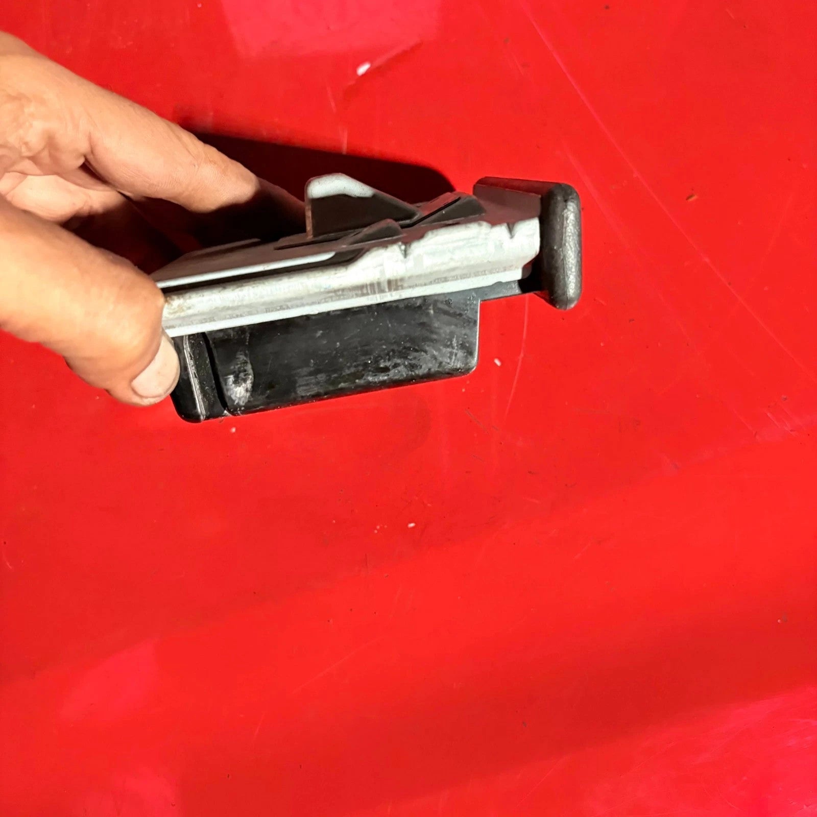 1999-2006 MITSUBISHI SHOGUN AUTO FUSE BOX COVER