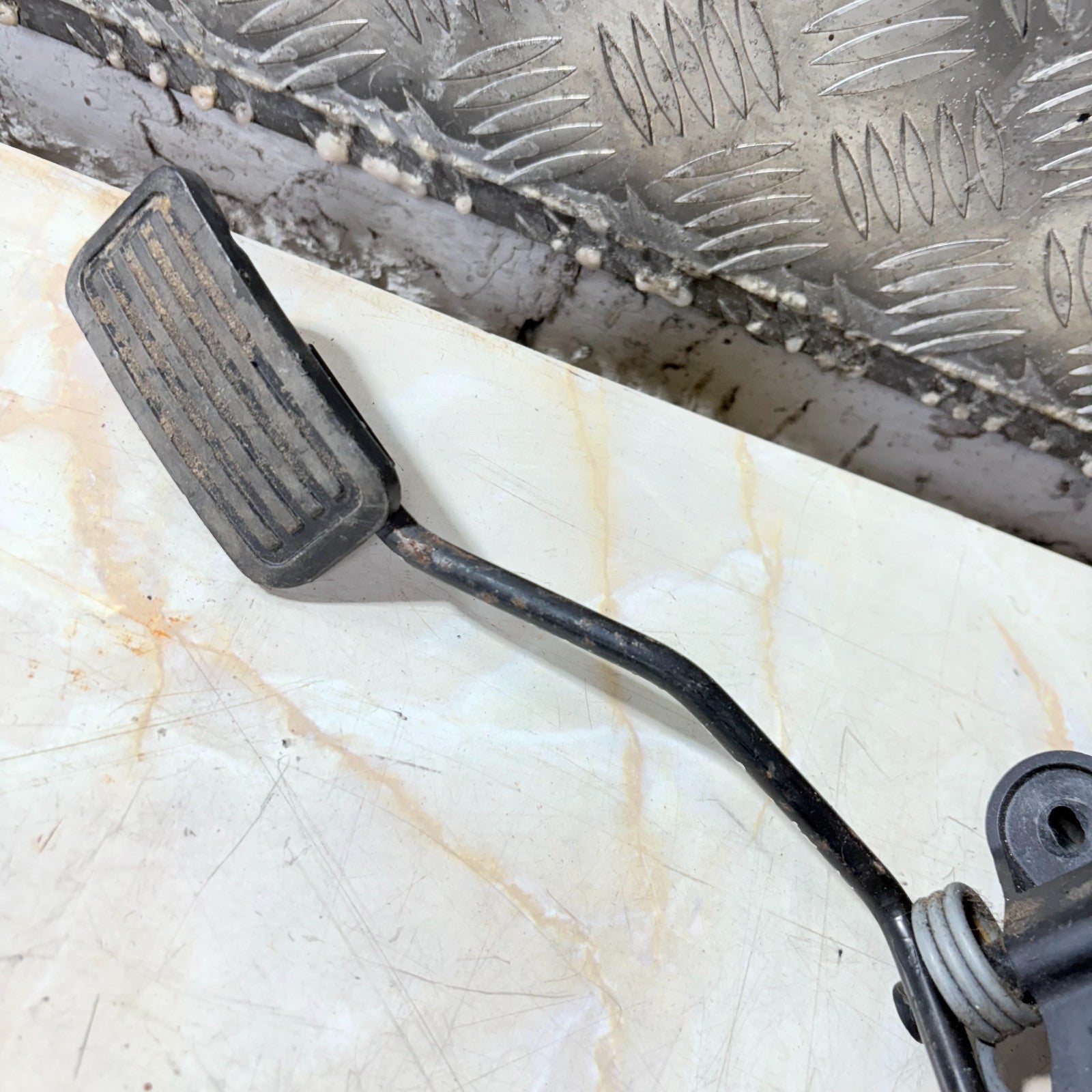 PEUGEOT 107 MK1 ACCELERATOR PEDAL 1.0 PETROL ENGINE