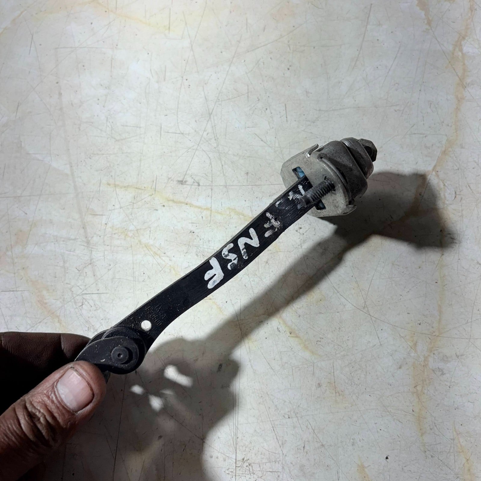 JAGUAR X-TYPE 2001-2009 FRONT LEFT PASSENGER DOOR CHECK STRAP STAY