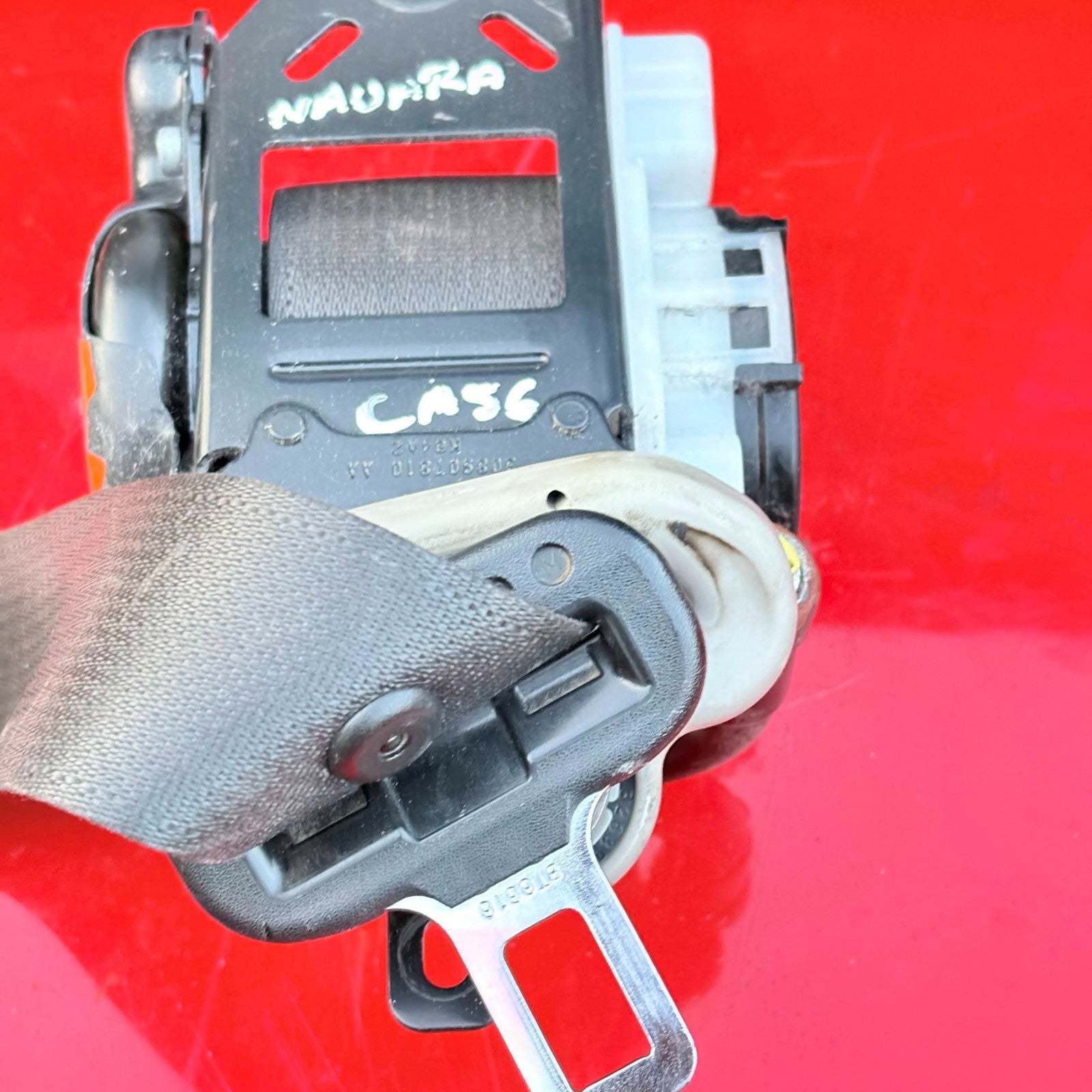 Nissan Navara 2015-Seatbelt
