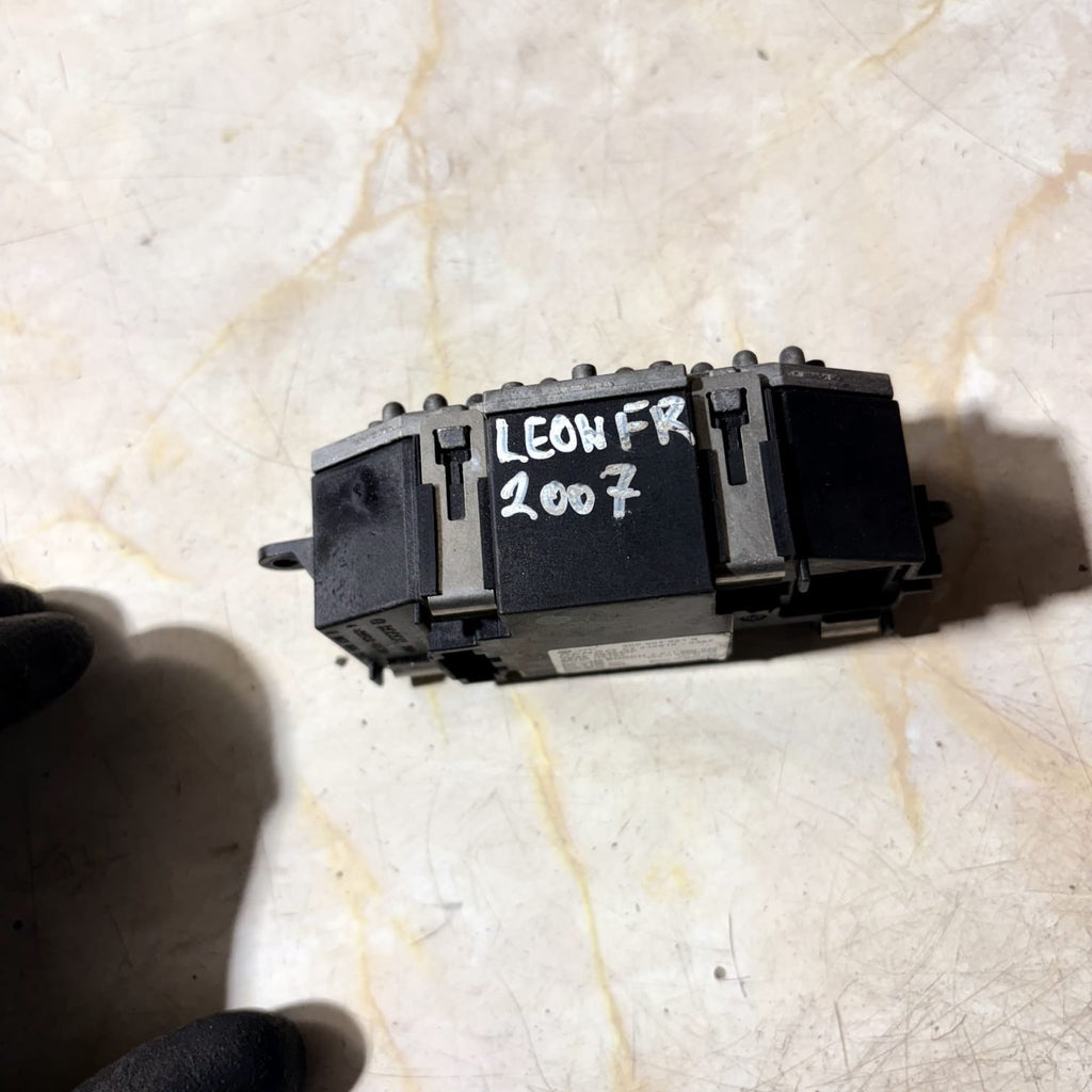 SEAT LEON FR MK2 2006-2012 HEATER BLOWER MOTOR CONTROL REGULATOR 3C0907521B
