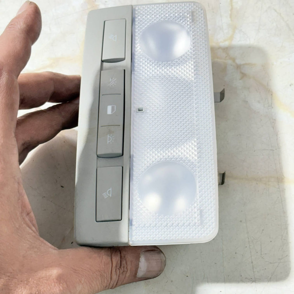 Vauxhall Astra J Front Interior Roof Light Courtesy 316627975 2010