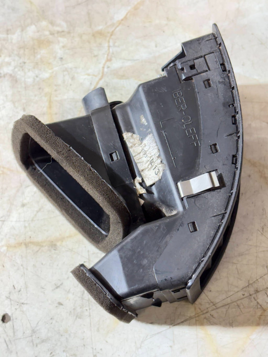 2009 VW POLO PASSENGER SIDE FRONT AIR VENT 6Q0 819 703