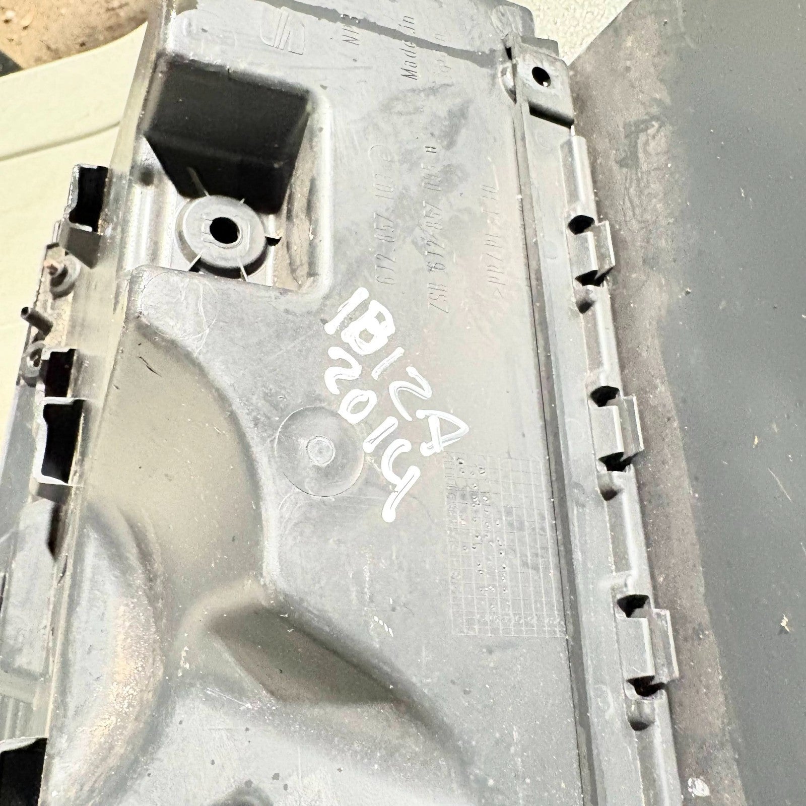 SEAT IBIZA GLOVEBOX STORAGE COMPARTMENT 6J2.857.103A 2009-2015