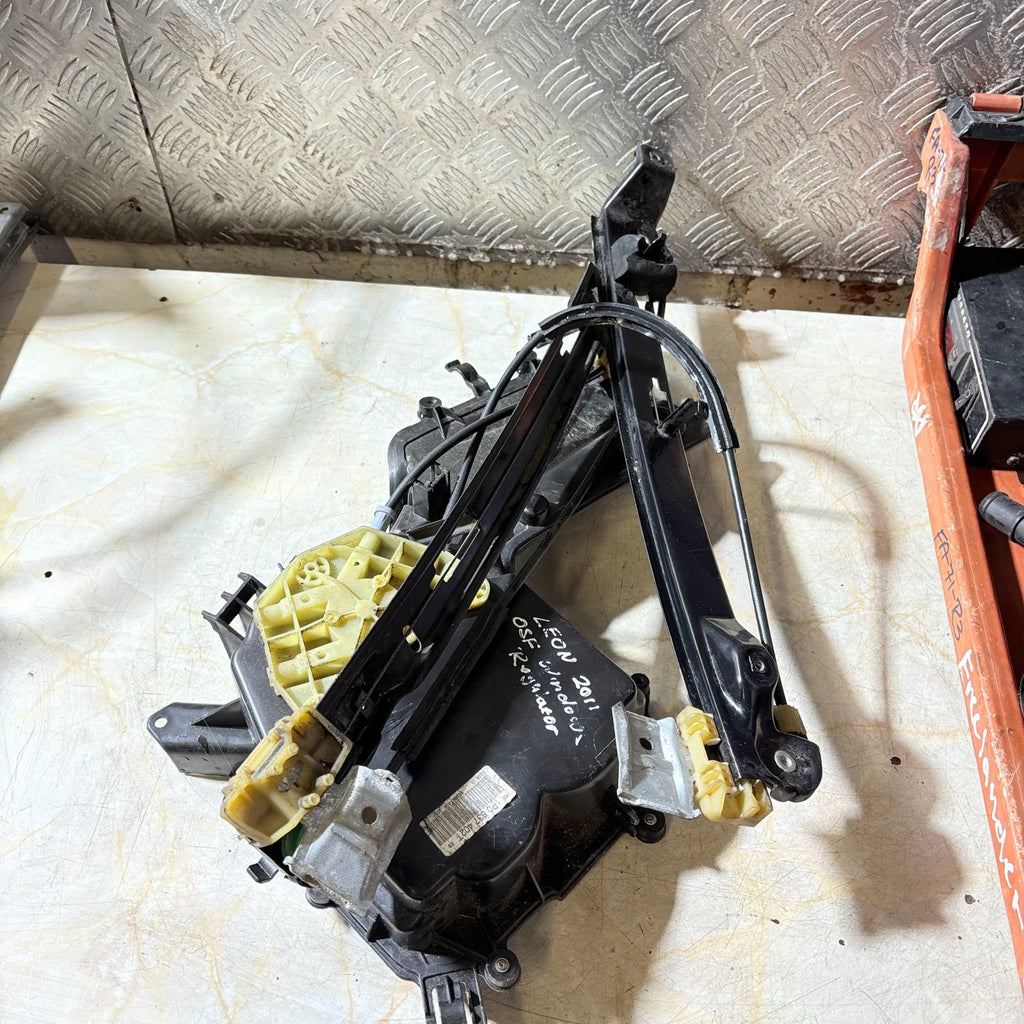 2009-2012 SEAT LEON MK2 DRIVER FRONT RIGHT WINDOW REGULATOR 1P0837402T