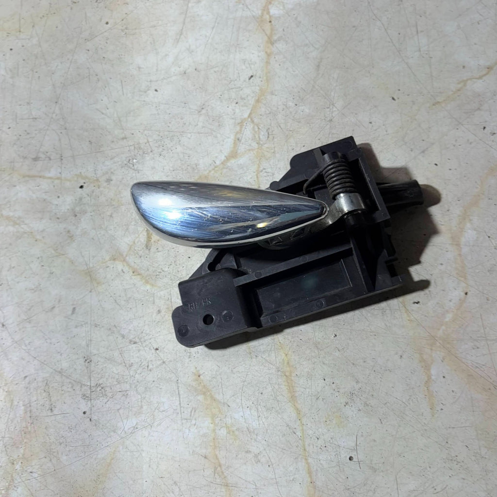 Right Driver Side Front Inner Door Handle for MG 2004