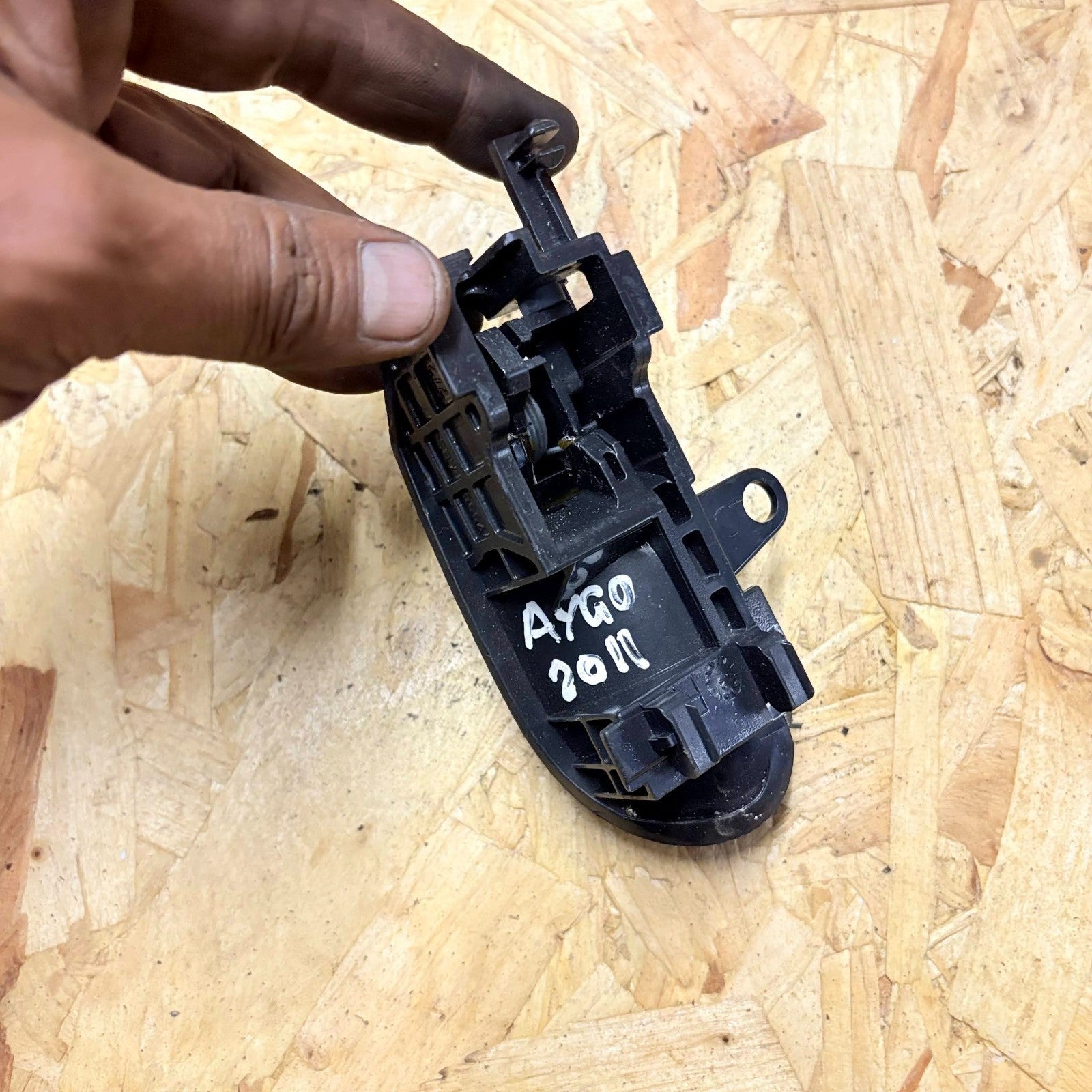 Toyota Aygo Mk1 2005-2014 Driver Front Right Interior Door Handle 69205-0D060
