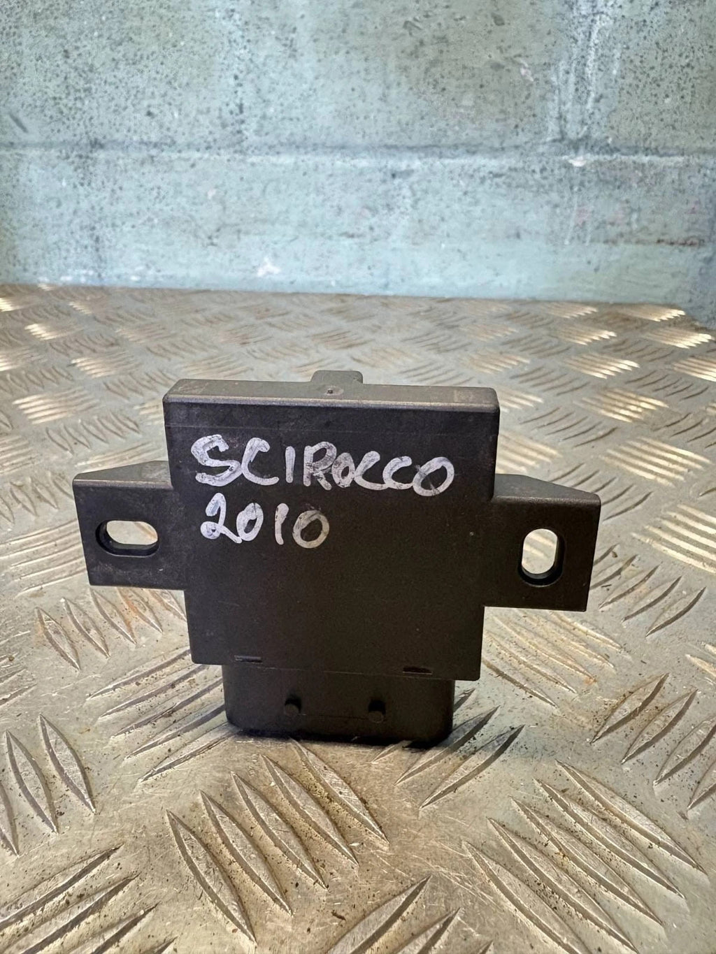 VW Scirocco Body Sound Control Module ECU 2008-2017 1K8907159