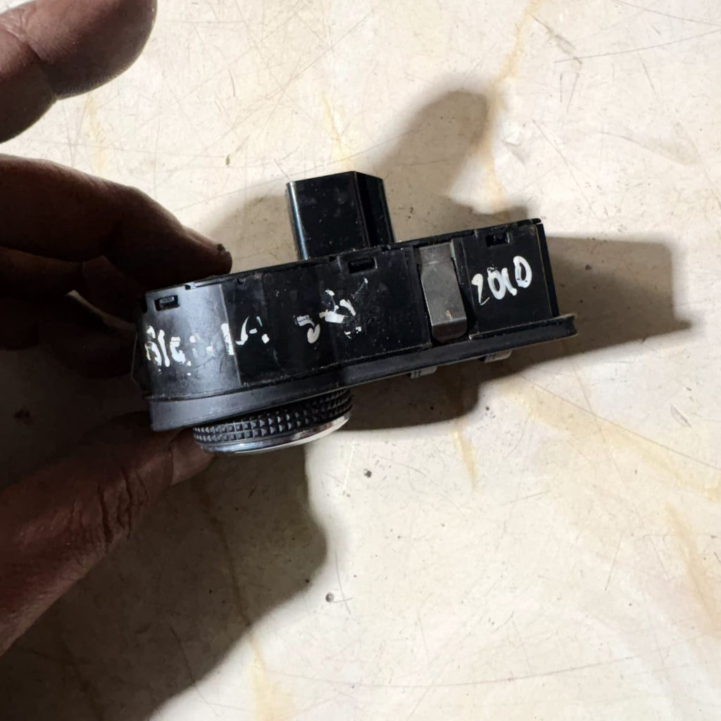 VAUXHALL INSIGNIA 2010 1.8L PETROL Headlight Switch Control On Off 13268694