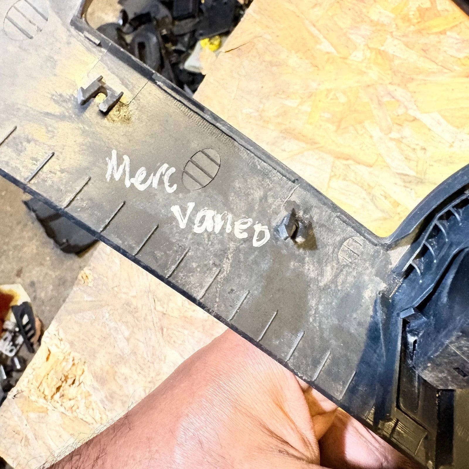 Centre Air Vent Trim With Warning Button Mercedes Vaneo 2001-2005