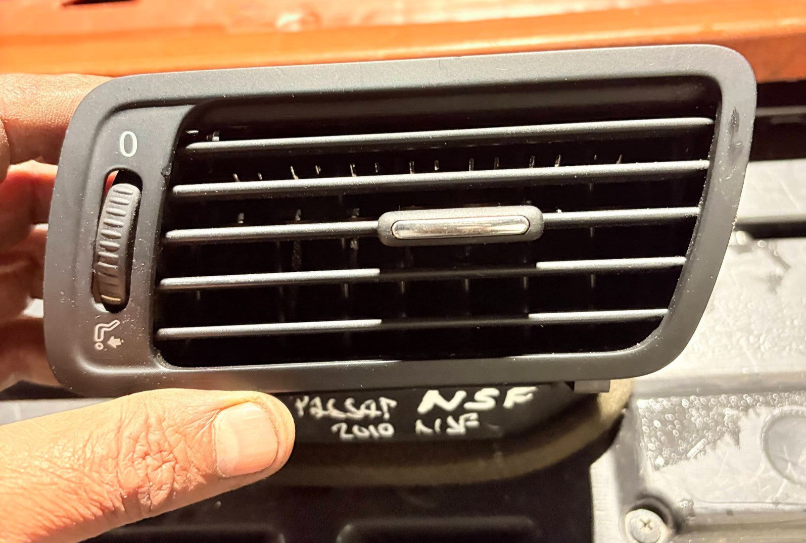 VOLKSWAGEN PASSAT B6 2005-2010 PASSENGER SIDE LEFT DASH AIR VENT 057730101