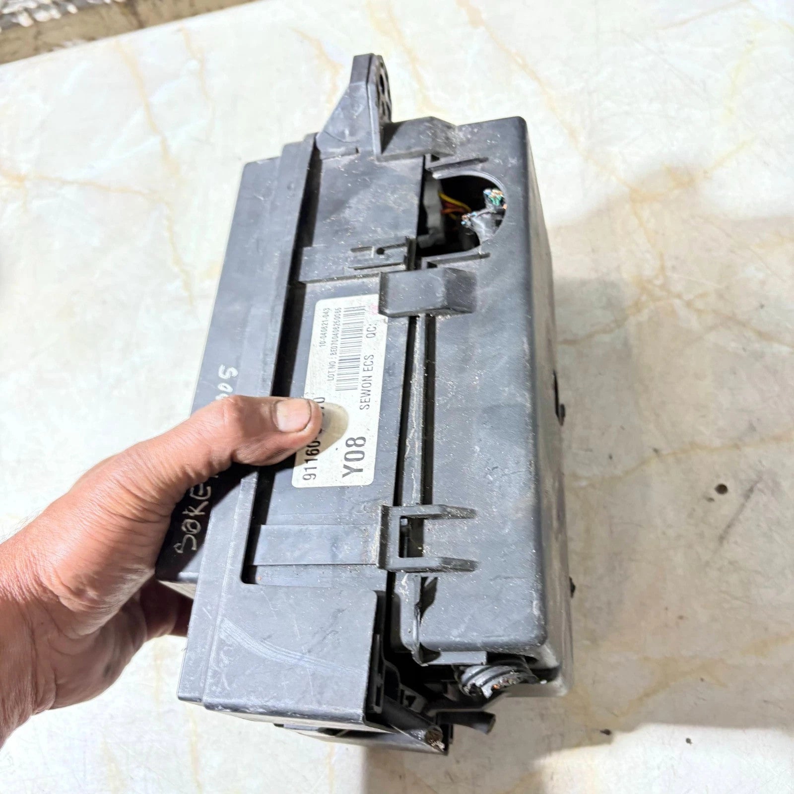 Kia Sorento 2.5 CRDi 2002-2009 Engine Bay Fuse & Relay Box 91160-3E070
