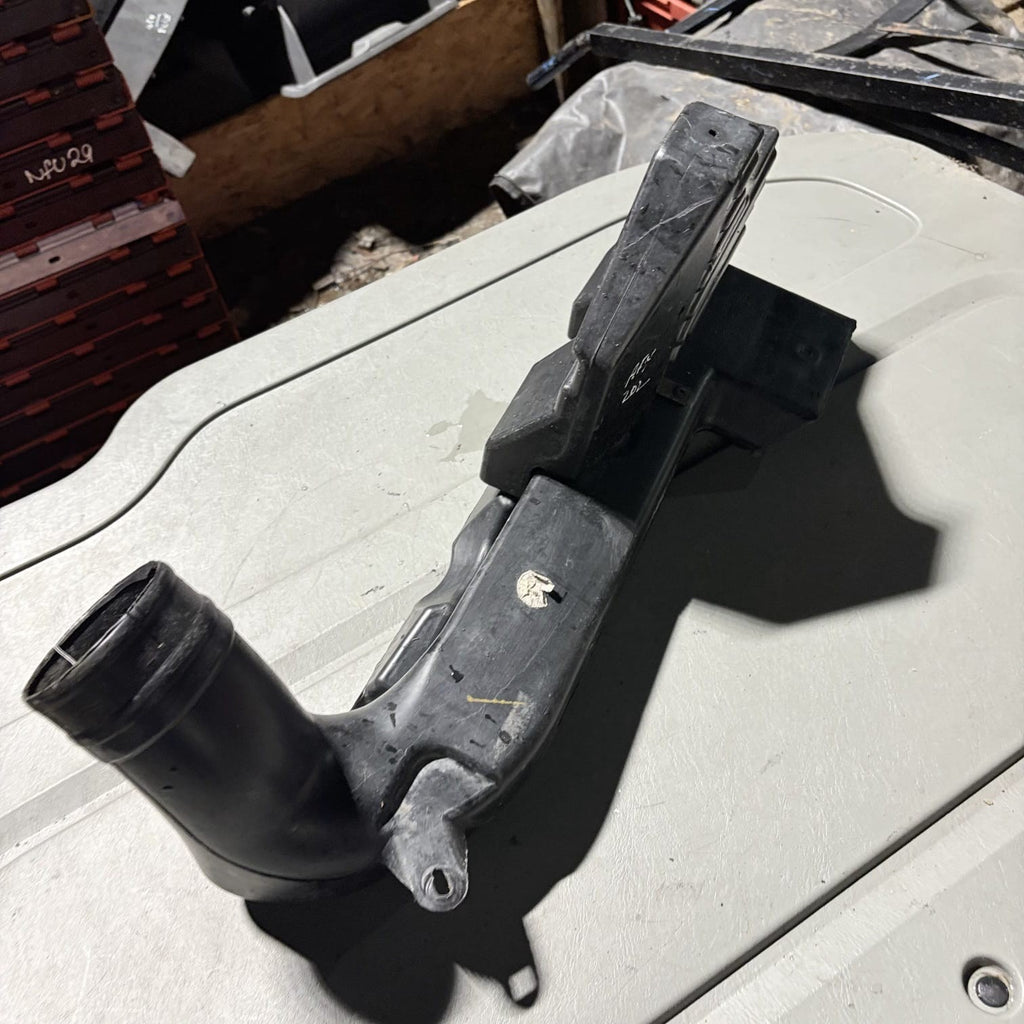 Kia Sedona 2002-2006 Air Intake Pipe 0K51A13330 A13330