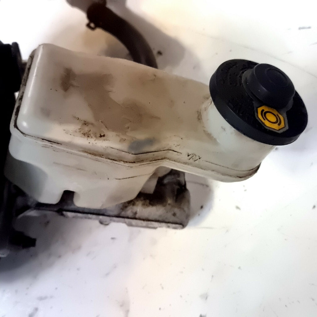 2012-2017 MK3 TOYOTA YARIS 1.3 VVTI SERVO AND MASTER CLYINDER