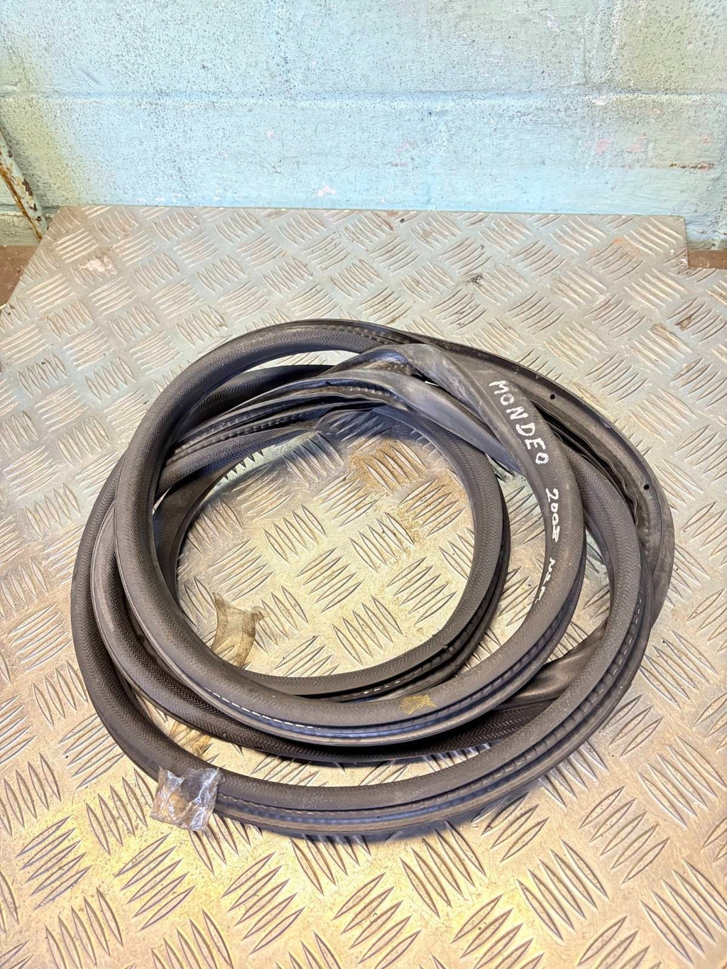 Ford Mondeo 2008 NSF Passenger Front Door Seal