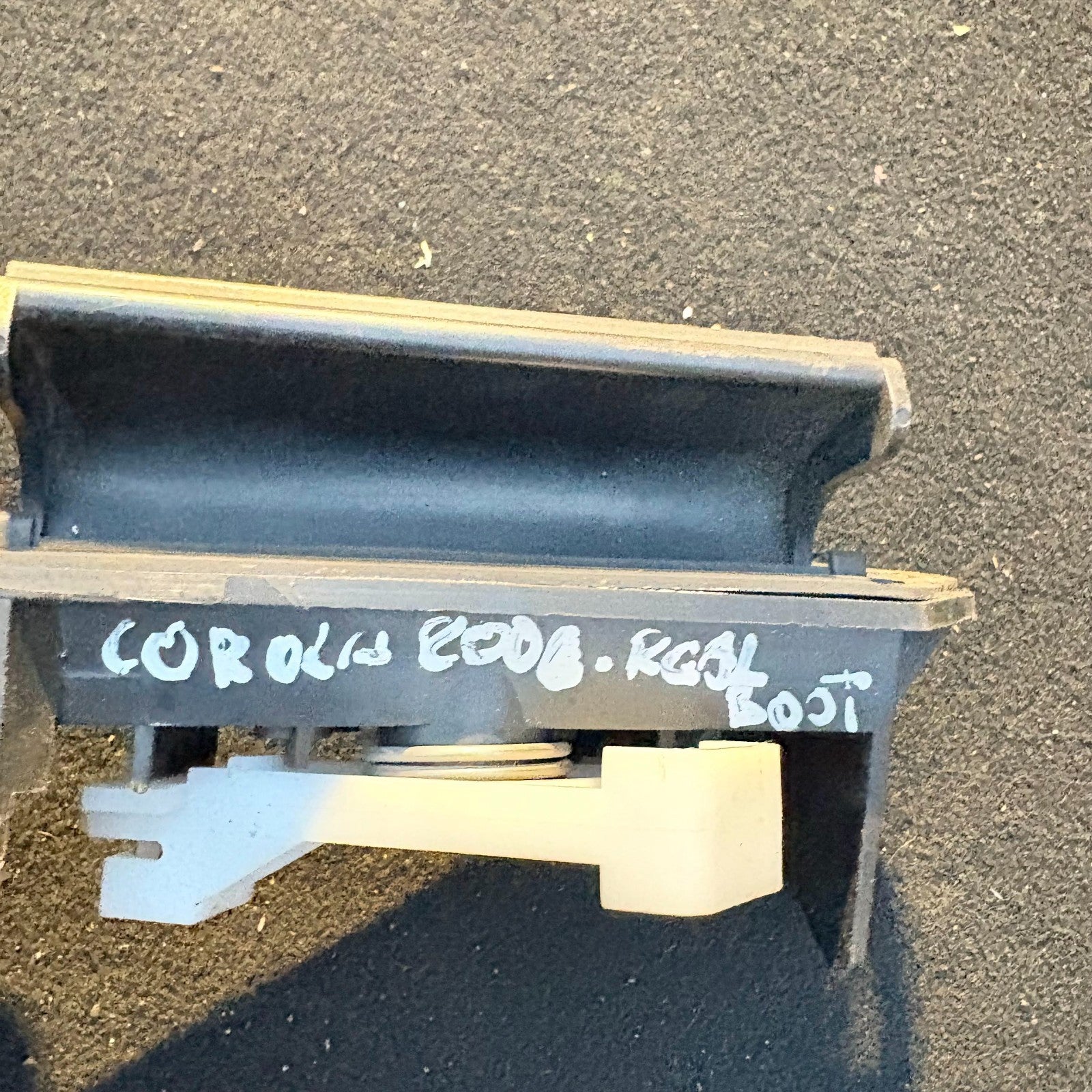 TOYOTA COROLLA 2003-2008 E120 REAR BOOT TAILGATE HANDLE OPENER MECHANISM