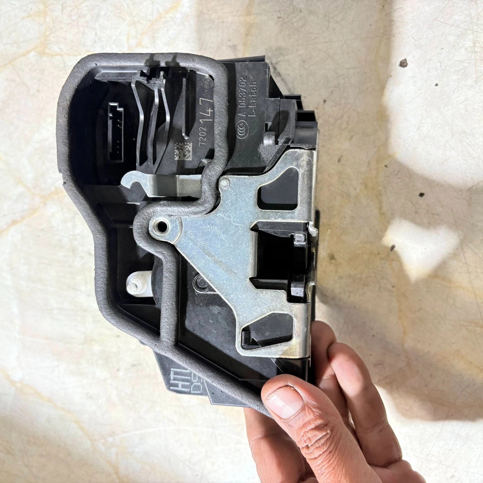 2013 BMW 1 SERIES 118d SE 5DR F20 PASSENGER REAR DOOR LOCK CATCH 7202147