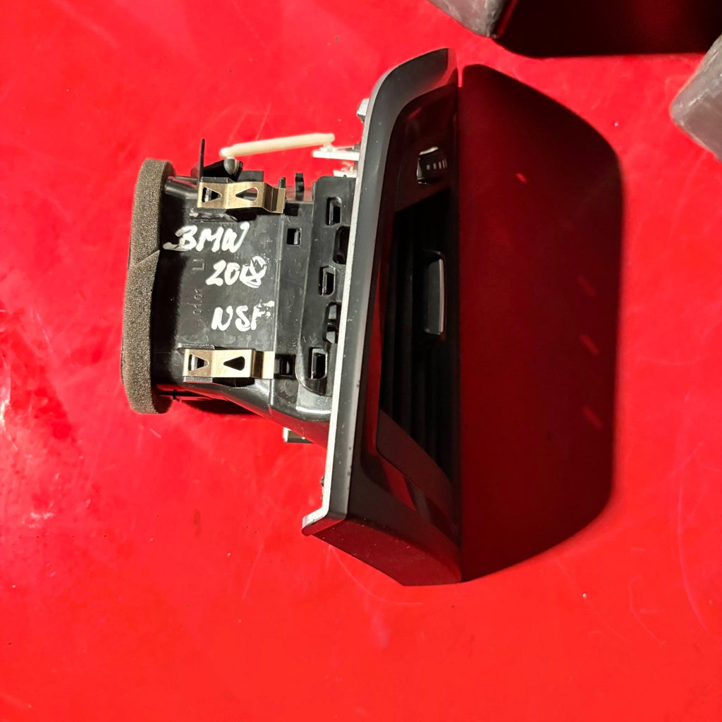 BMW 2018 Outer Dash Board Vent LH Passengers 2636103