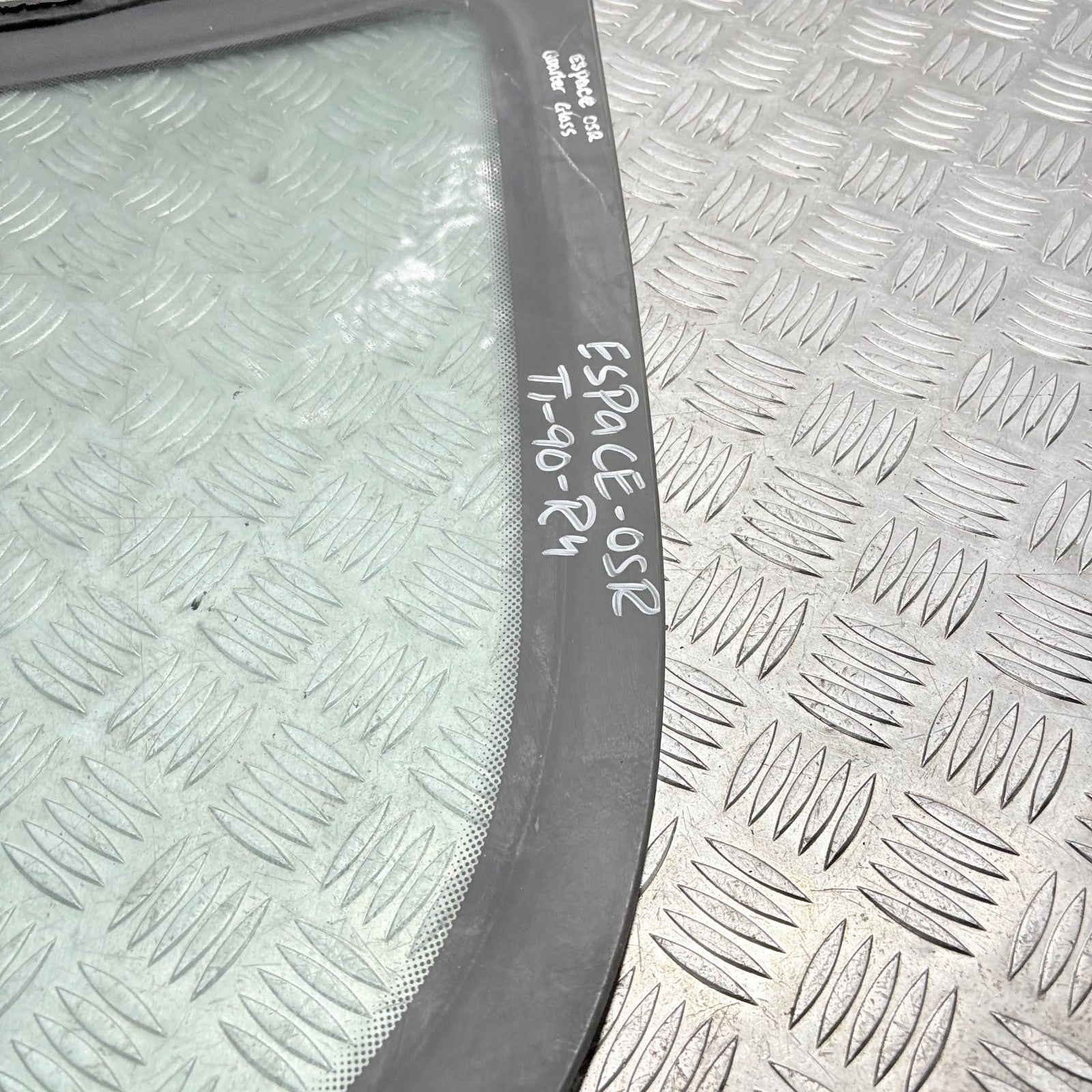 RENAULT ESPACE 2000 OFFSIDE DRIVER SIDE REAR QUARTER WINDOW GLASS