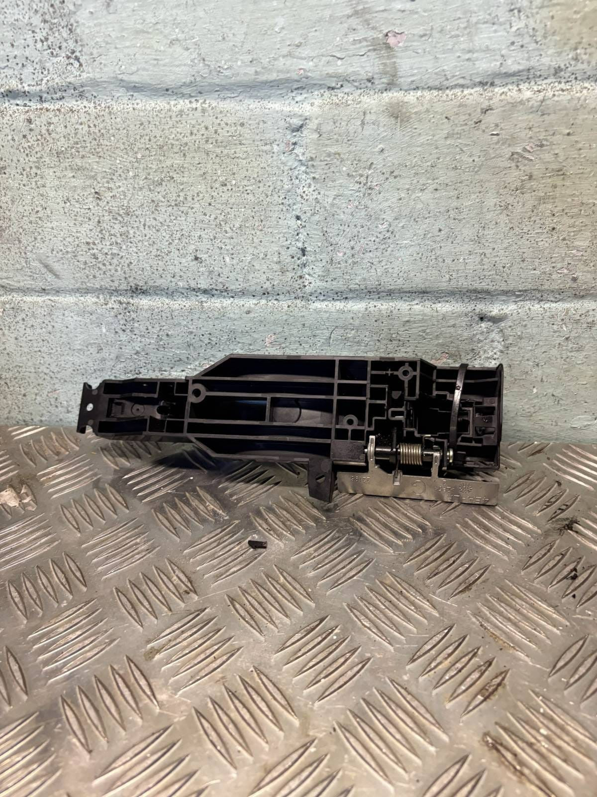 Suzuki Swift Left Passenger Nearside Front Outer Door Handle Blue Mk3 2019