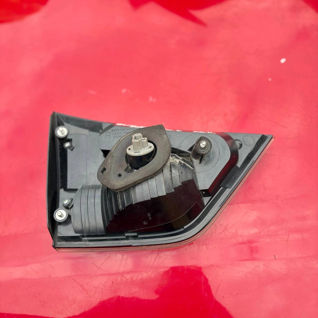 Tailgate Inner Lamp Rear Right for a Mitsubishi Outlander 2008 - CW5W