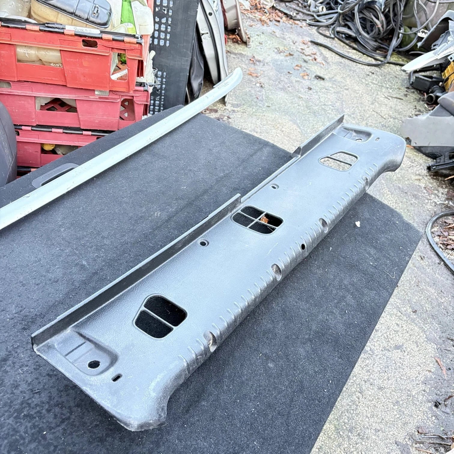 Renault Clio Mk2 Inner Tailgate Loading Trim / Boot Lip Plastic Trim