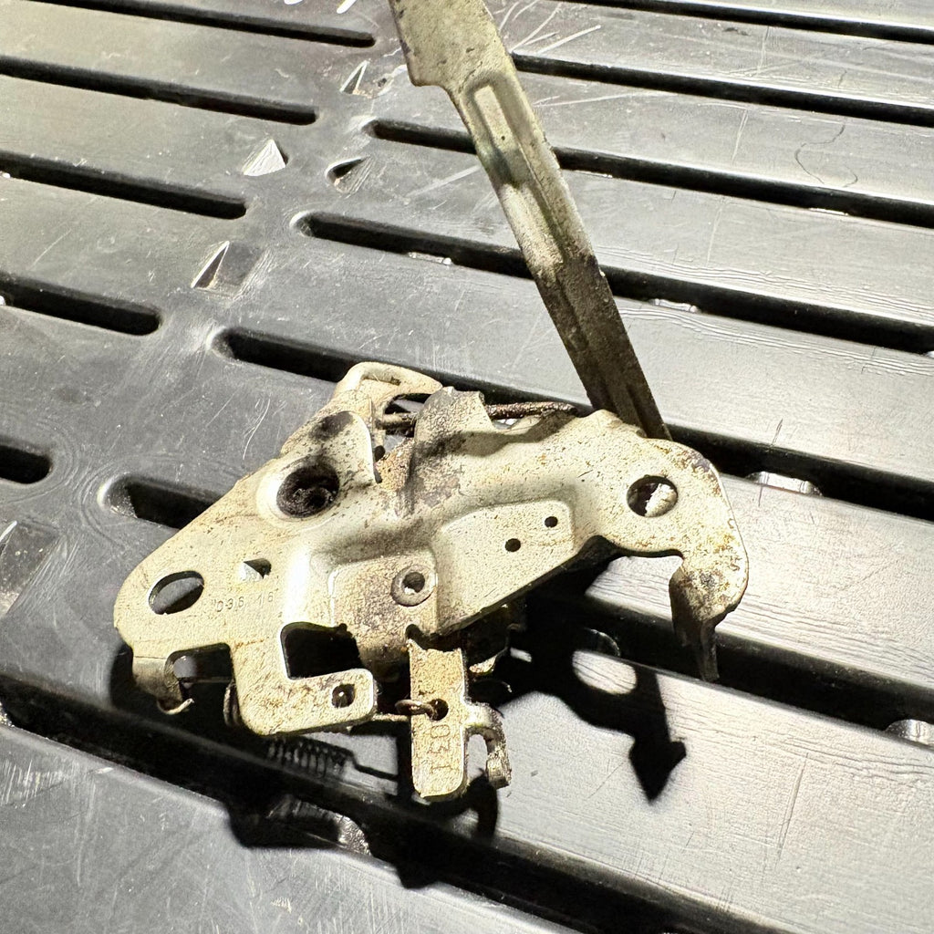 2016 CITROEN C1 3DR 1.2L PET FRONT BONNET LATCH