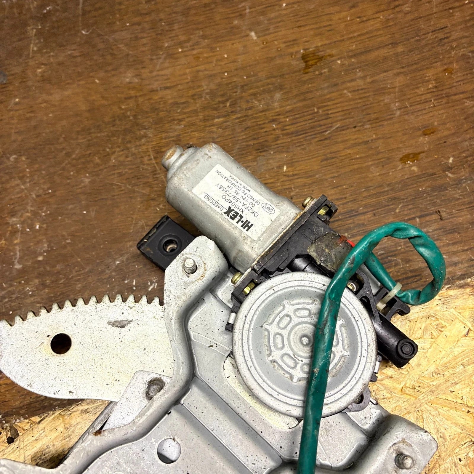 2002-2006 Kia Carens Front Left Passenger Electric Window Regulator Motor