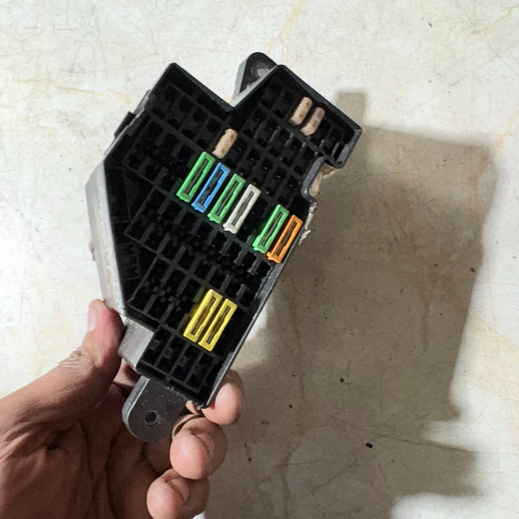 SEAT LEON FR 2007 UNDER DASH BOARD FUSE BOX