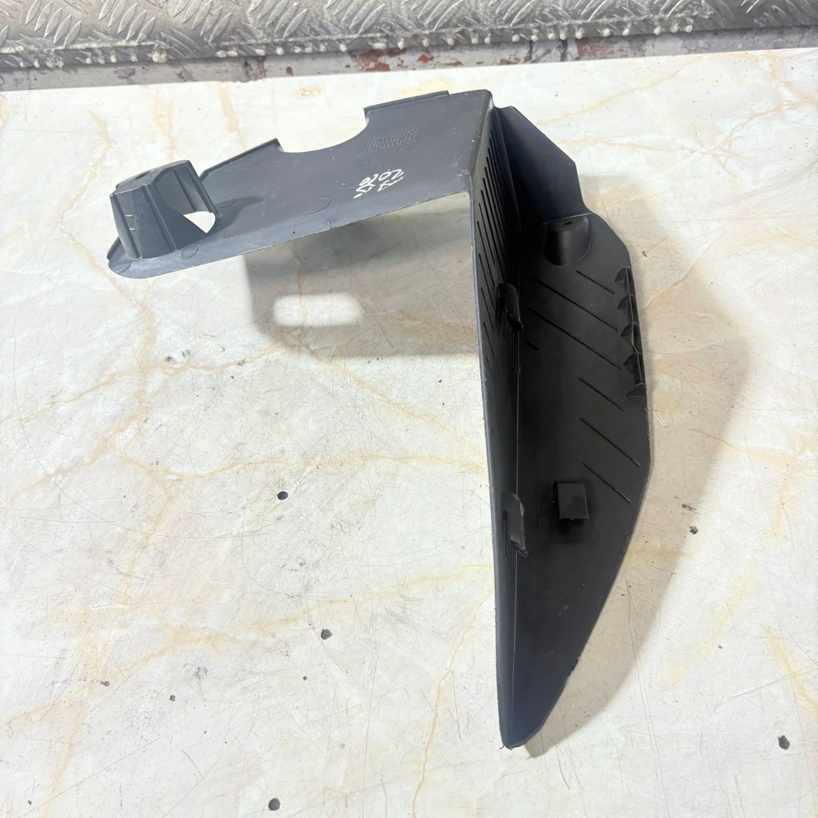 AUDI A3 8P 2003-2013 DRIVER SIDE RIGHT FOOT WELL FOOTREST PANEL 8P2864777